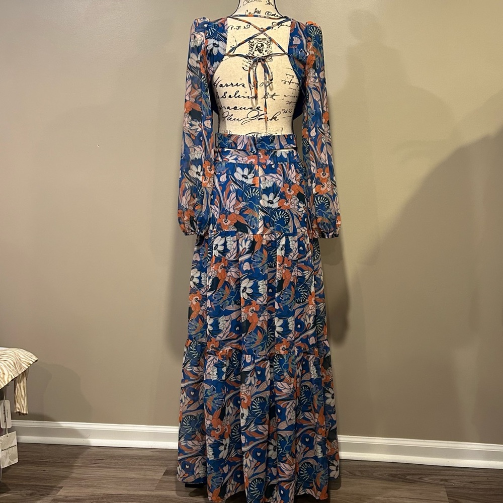 Gianni Bini Lillian Floral Print Deep V-Neck Cut-Out Tiered A-Line Dress - Picture 2 of 16
